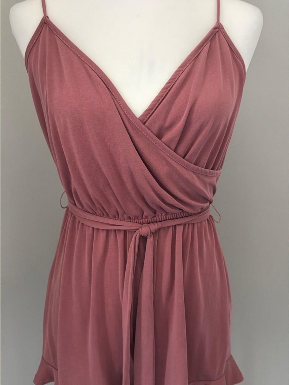 LULUS Katelyn Rusty Rose Ruffled Surplice Romper Women’s size Medium - Picture 9 of 16